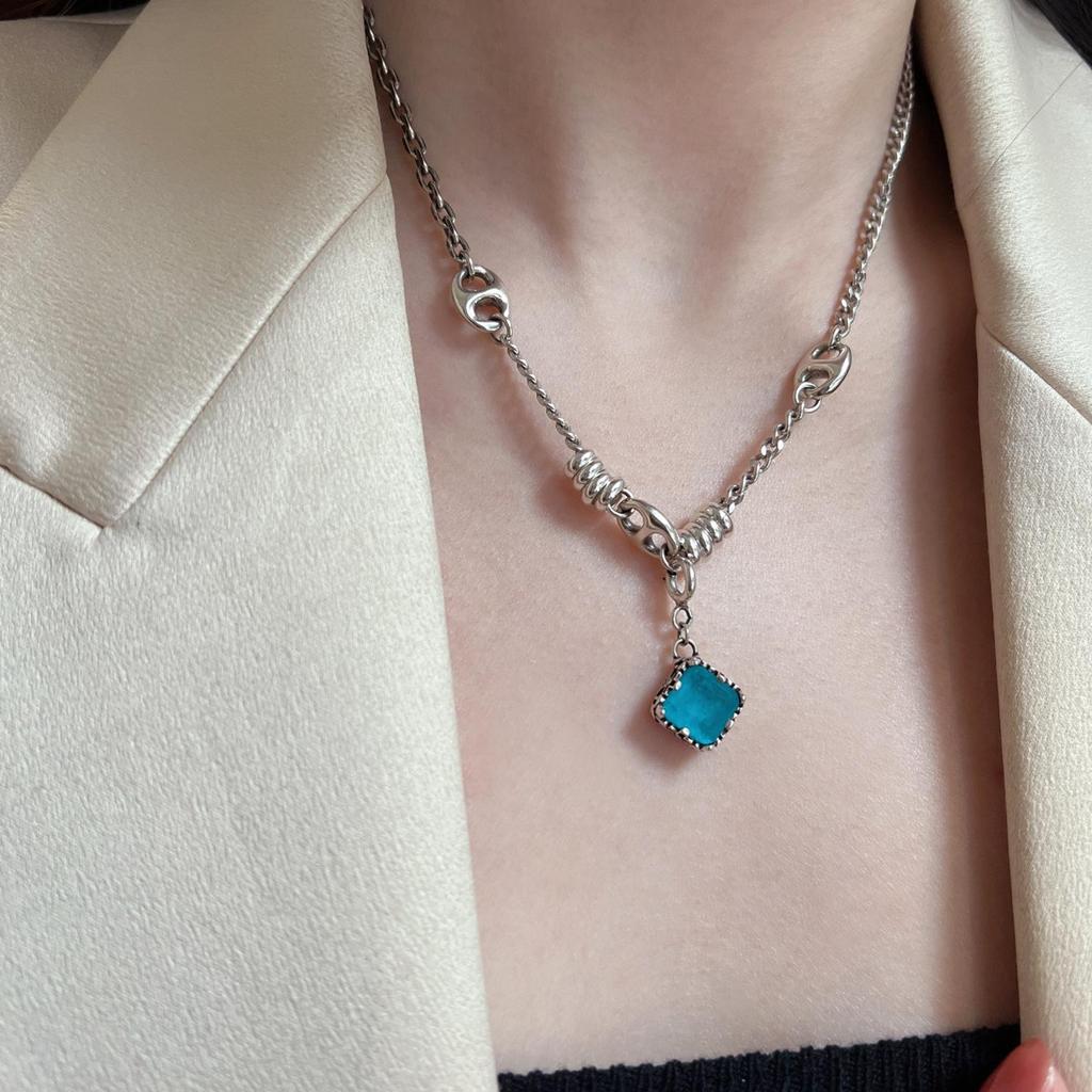 Yinruitai S925 Sterling Silver Retro Pig Nose Spliced Women's Necklace - Light Luxury, High-End Design