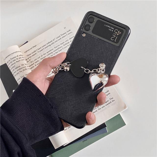 

Ретро кулон в виде сердца с любовью, портативный чехол из искусственной кожи с цепочкой для телефона Samsung Galaxy Z Flip 4 3 5g/Z Flip, жесткий чехол из ПК For Samsung Z Flip 4