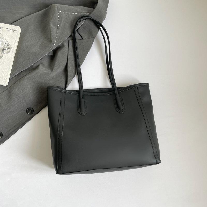 

Atmospheric commuter texture handbag New versatile fashion shoulder underarm bag temperament tote bag tide