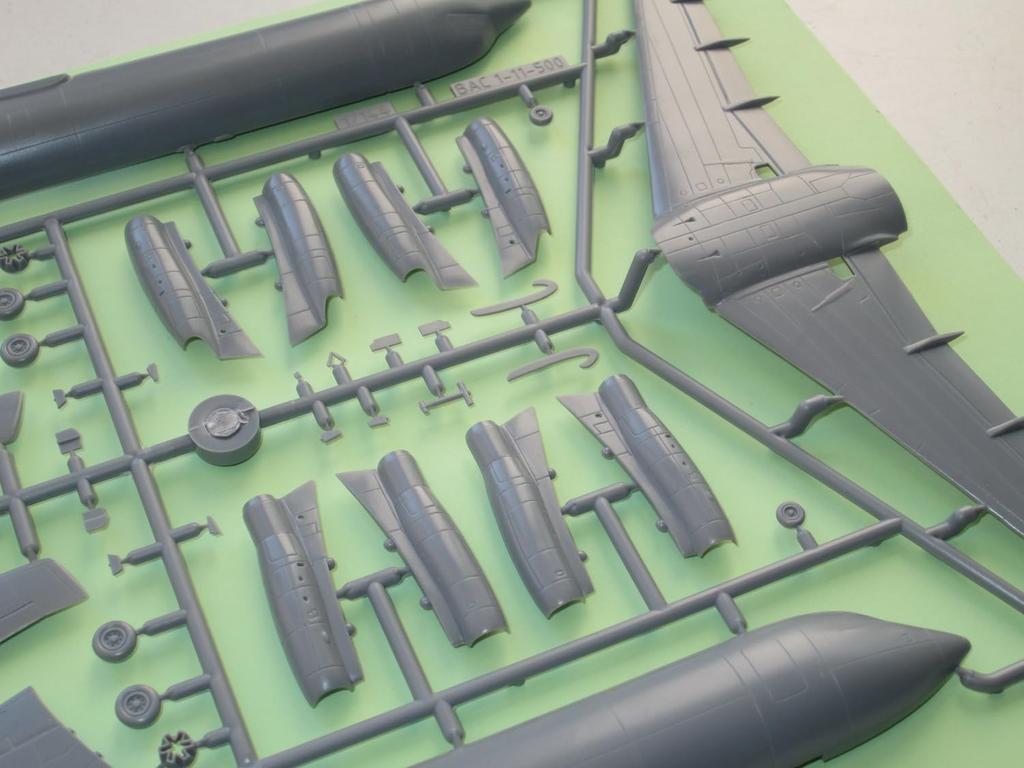 Mark I Scale British London European German Yugoslavia Airlines Plastic Model Kit MKM144113 1/144 BAC/ROMBAC 1-11-500 Airways/Bayern Air/JAT