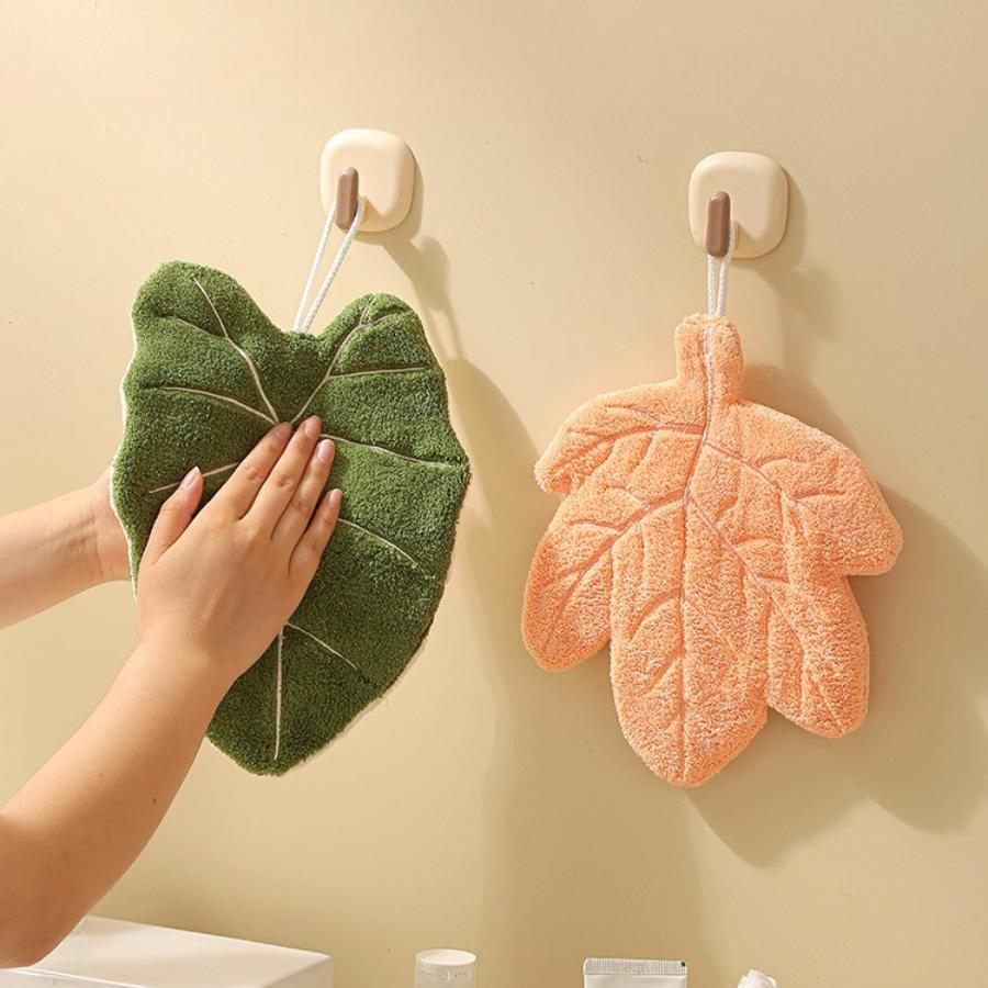 Household Maple Leaf Hand Wipes Multi Functional Thick Absorbent Wipes Kitchen and Bathroom Hooks Coral Velvet Handkerchiefs
