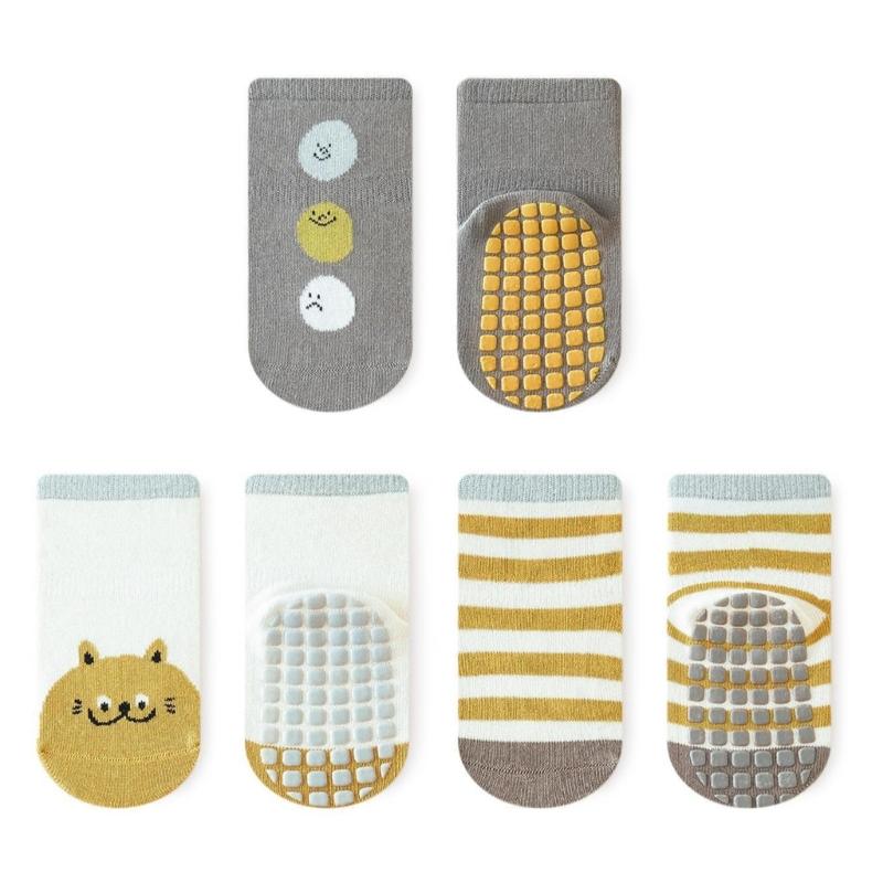 

3 Pairs Baby Non Slip Floor Socks Safe and Warm Cotton Socks Cartoon Print Walking Socks for Toddlers Indoor Activities M 1 to 3Y