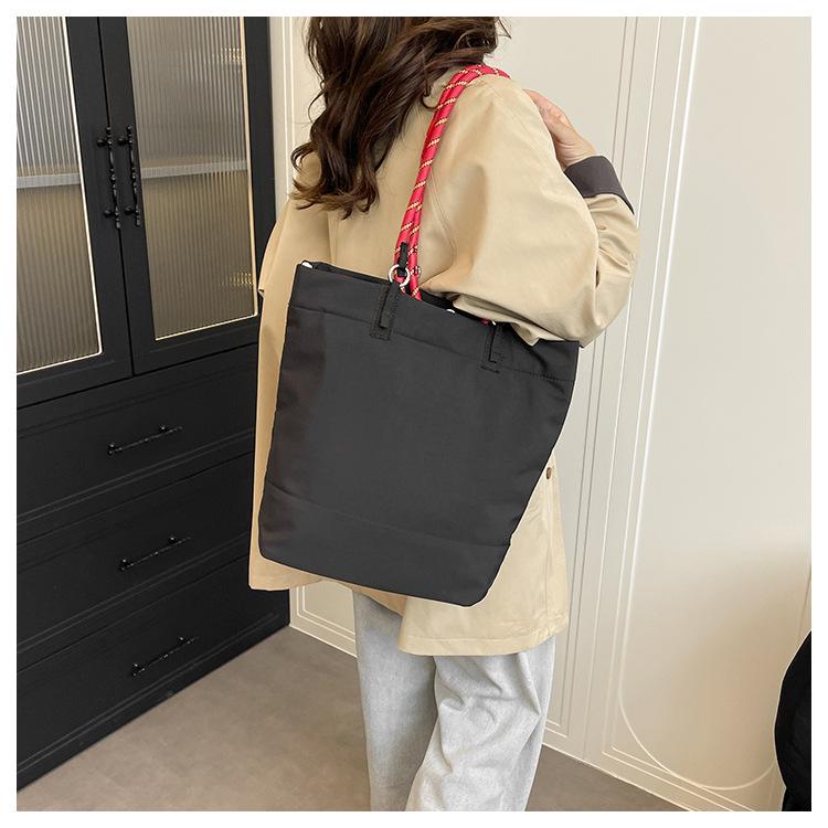 Women's Solid Color Nylon Crossbody Bag - Large Capacity, Versatile Handbag for Work and Commute