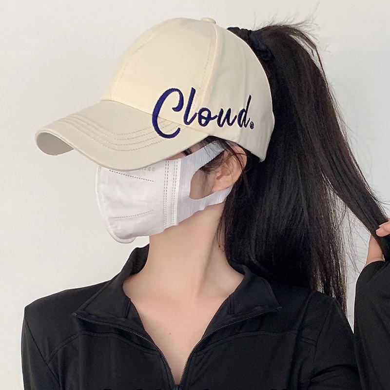 Black Side Letter Embroidered Baseball Cap for Summer Outings, Sun Protection, Curved Brim Duckbill Hat, Trendy and Small Face