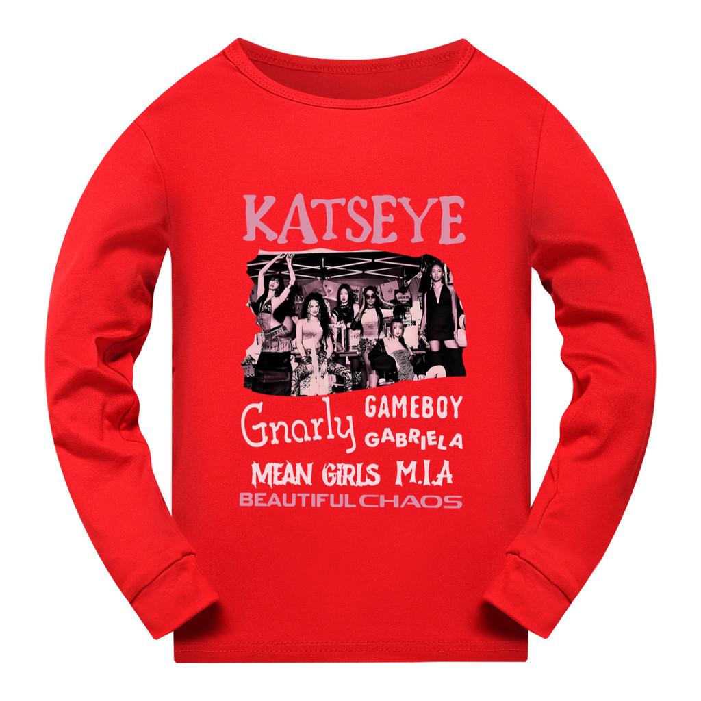 5296 Mädchen KATSEYE Print Lässiges Baumwoll-Langarmshirt