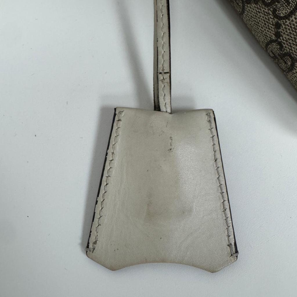 [Pre-Owned] Padlock Metal Lock Logo Tote Bag Shopping Bag Chain Bag Lock Buckle Handheld Crossbody Canvas Leather Shoulder Bag Small - Good #OM48O8