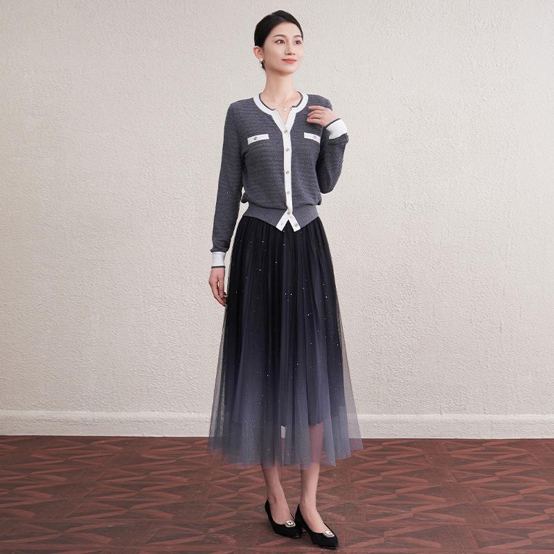 

Осенний кардиган крупной вязки с V-образным вырезом и ажурным узором - универсальная верхняя одежда с длинным рукавом Large серый