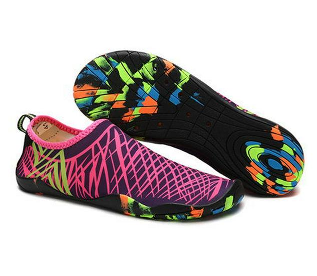 Cross-Border Hot-Selling Water Shoes: River Tracing, Quick-Dry, Couple's Beach, Breathable Non-Slip, One-Piece Design