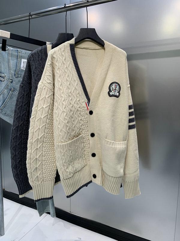 

THOM BRASSY Конфиденциальная накладная 3212 Вязаный кардиган с вышивкой и кабельным узором In Stock кремовый/белый