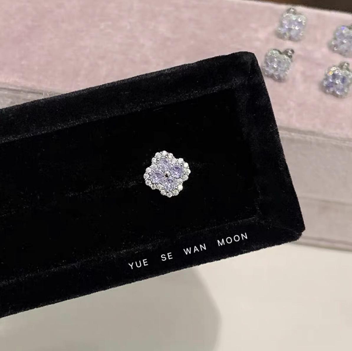 Фиолетовый титановый стальной бриллиантовый четырехлистник - Изыскенный, Милый, Универсальный пирсинг для уха.