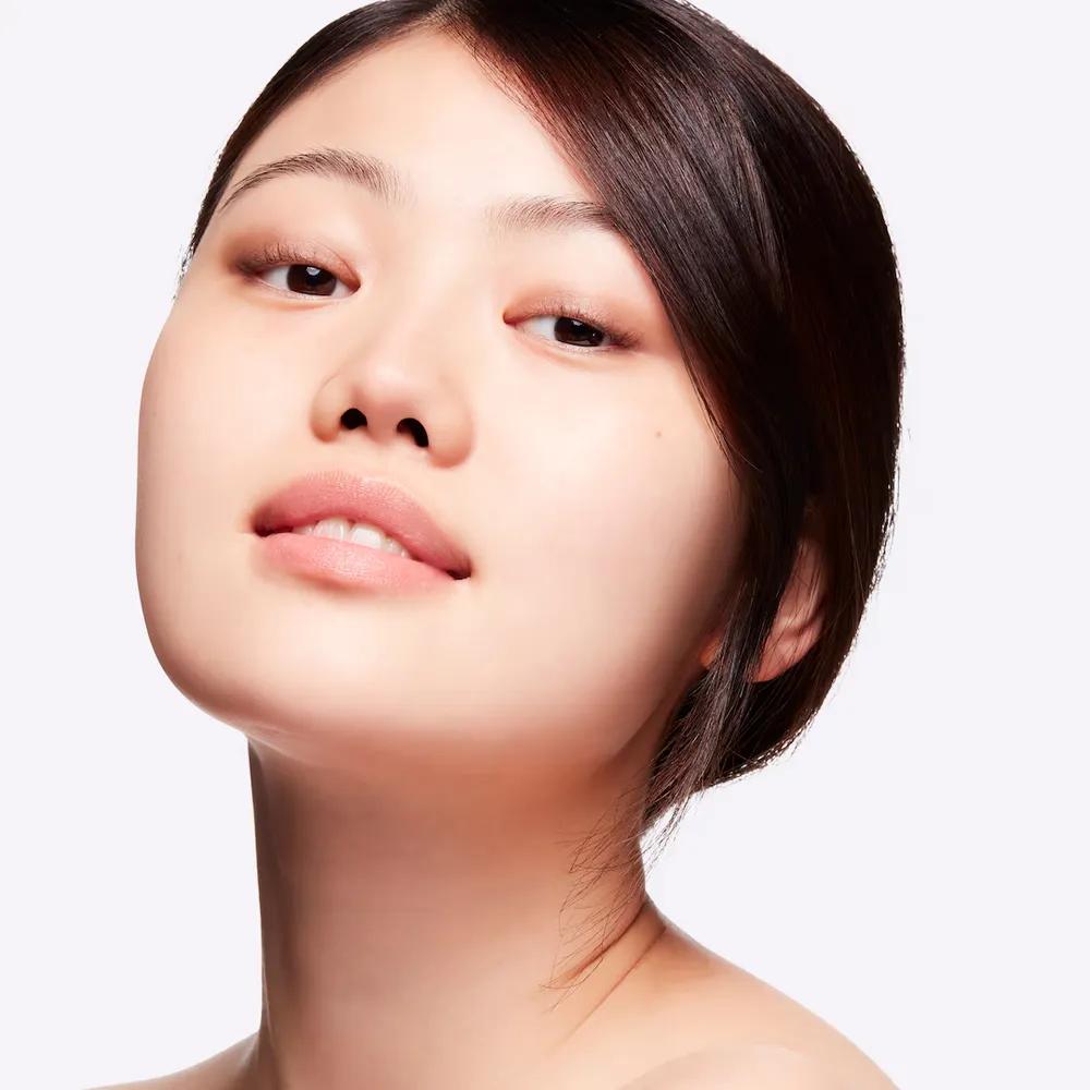 MAC Studio Radiance Moisturizing Silky Primer