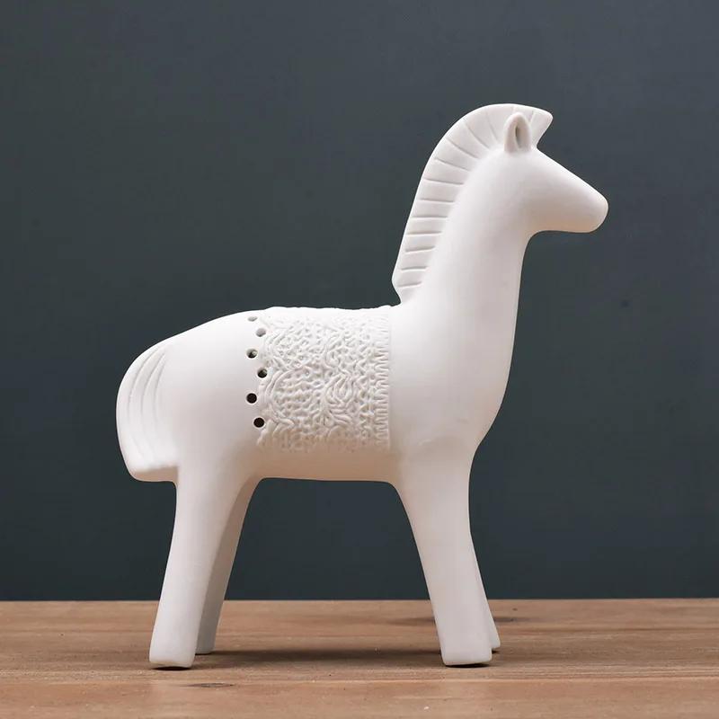 Nordic Porcelain Saddle Horse Figurine Handmade Ceramic White Pony MIniature Decor Gift Craft Embellishment Ornament Accessories