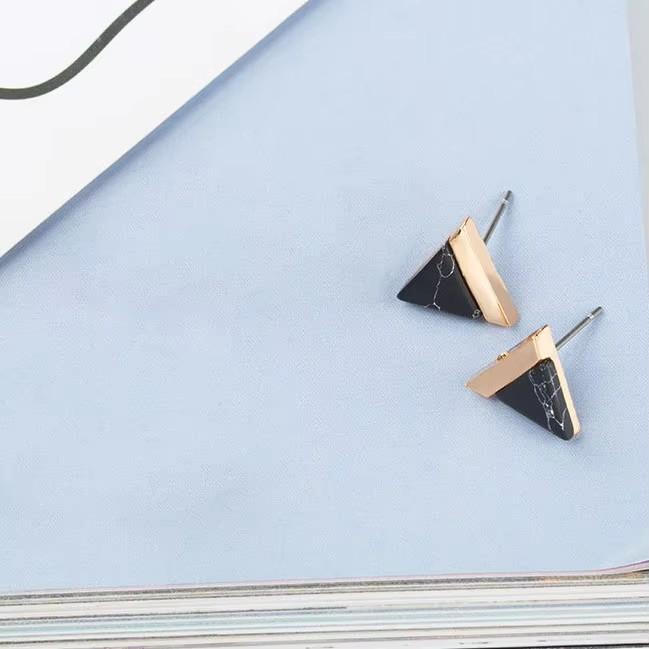 Chic Triangle Dangle Earrings for Women Hollow Geometric Statement Wraped Twisted Hanging Earrings Party Ear Decoration