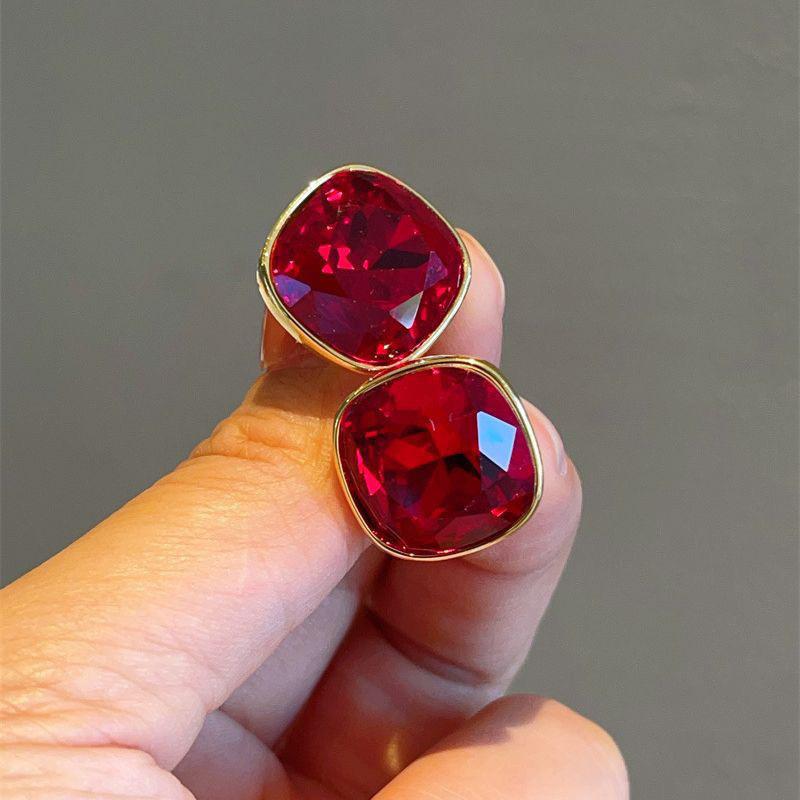 European and American Diamond-set Oval Earrings Retro Earrings Niche Light Luxury High-end Earrings Women