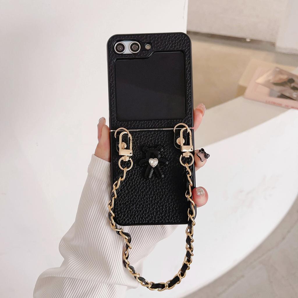 Applicable to Samsung ZFlip5 folding case cartoon bear lychee pattern zflip4 mobile phone chain wristband protective case