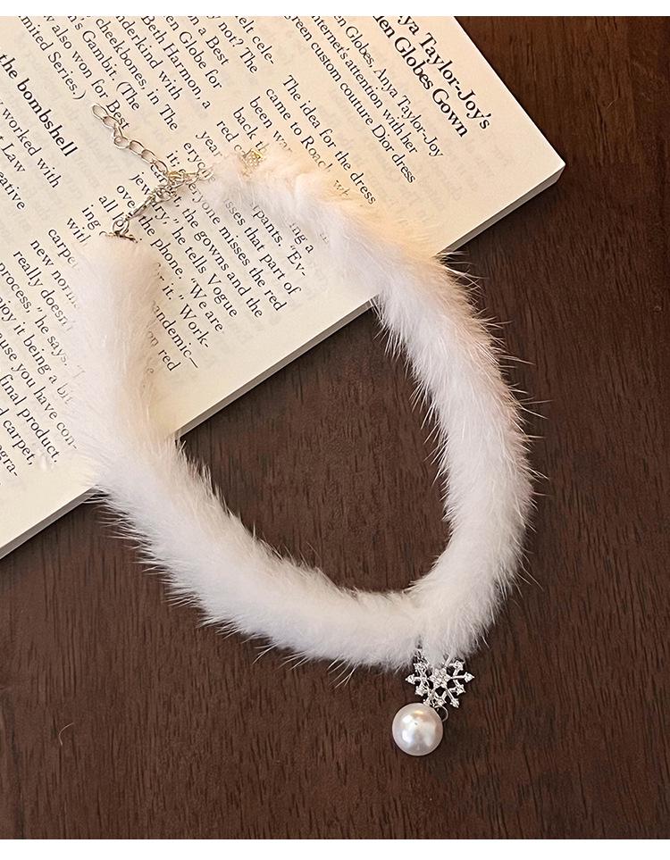 Fluffy Pearl Snowflake Choker - Elegant Winter Christmas Jewelry Accessory