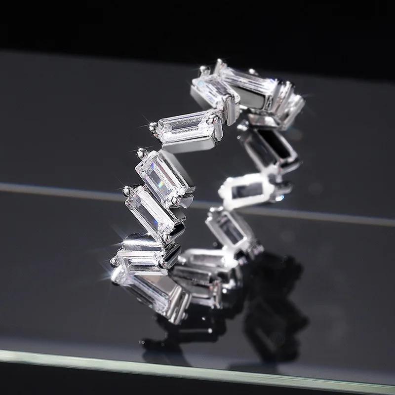 Bright Green Cubic Zirconia Ring Female Engagement Party Jewelry Noble Lady Fashion Wedding Ceremony Accessories Gift