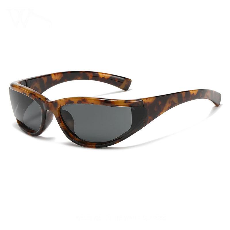 Fashion personality European and American sports style sunglasses female Internet celebrity high sense street shot sunscreen UV protection sunglasse