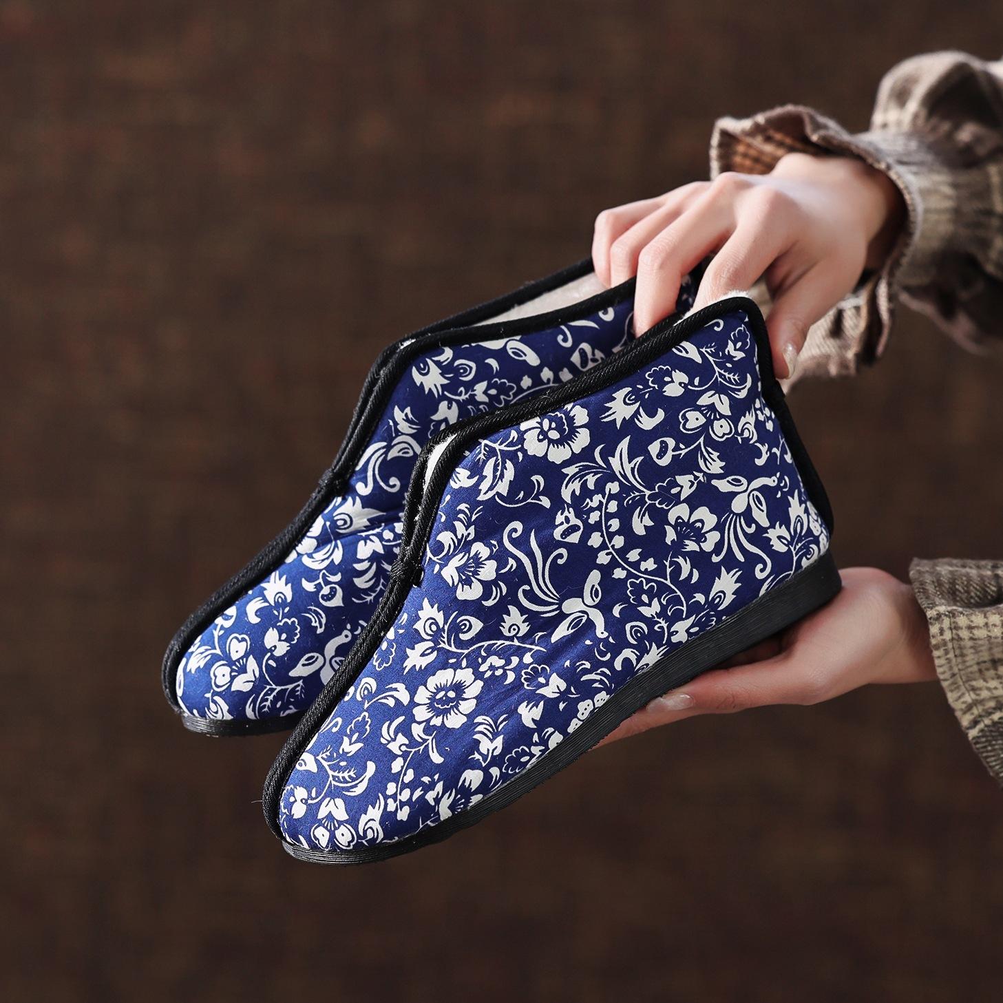 

Northeast flower cotton shoes, autumn and winter velvet thickened warm shoes, middle-aged and elderly cotton shoes, non-slip soft-soled handmade fl 40 синій