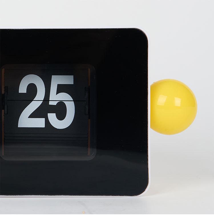 Nordic Style Retro Flip Clock: Automatic Page Turn, Ideal for Desk or Bedside in Living Room, Bedroom, or Study. Simple and Creative Design.