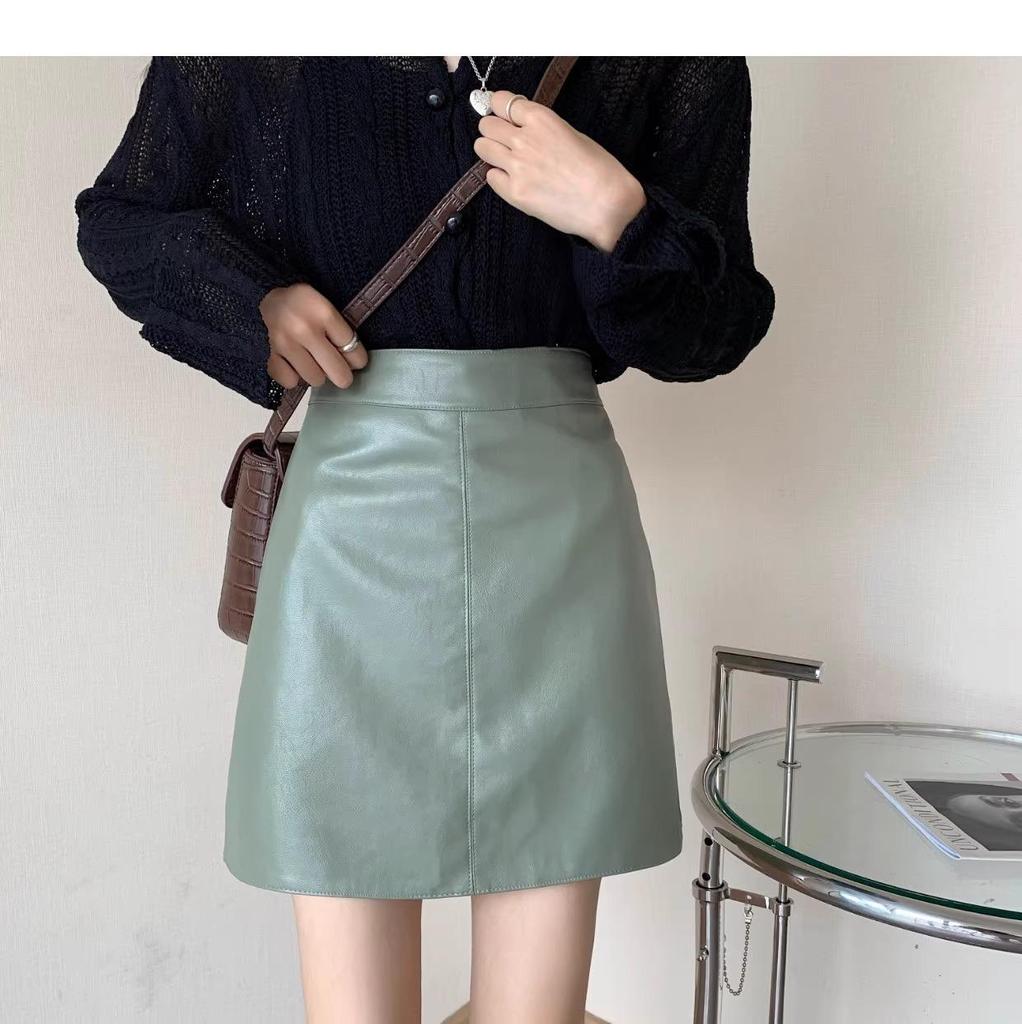 Women's 2023 Retro High-Waist PU Leather Skirt - Slim, Short, Black, Korean-Style for Autumn/Winter Fashion.