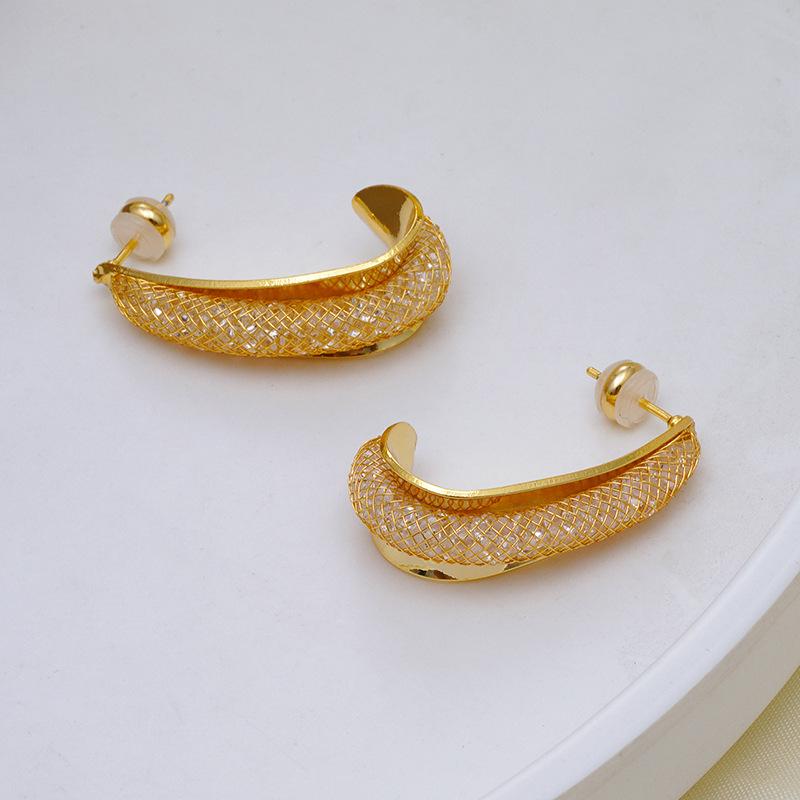 C-förmige Ohrringe Geometrische Runde Netz-Kies-Ohrringe Kupfermaterial Design-Sinn Leichter Luxus Schmuck Gold und Silber