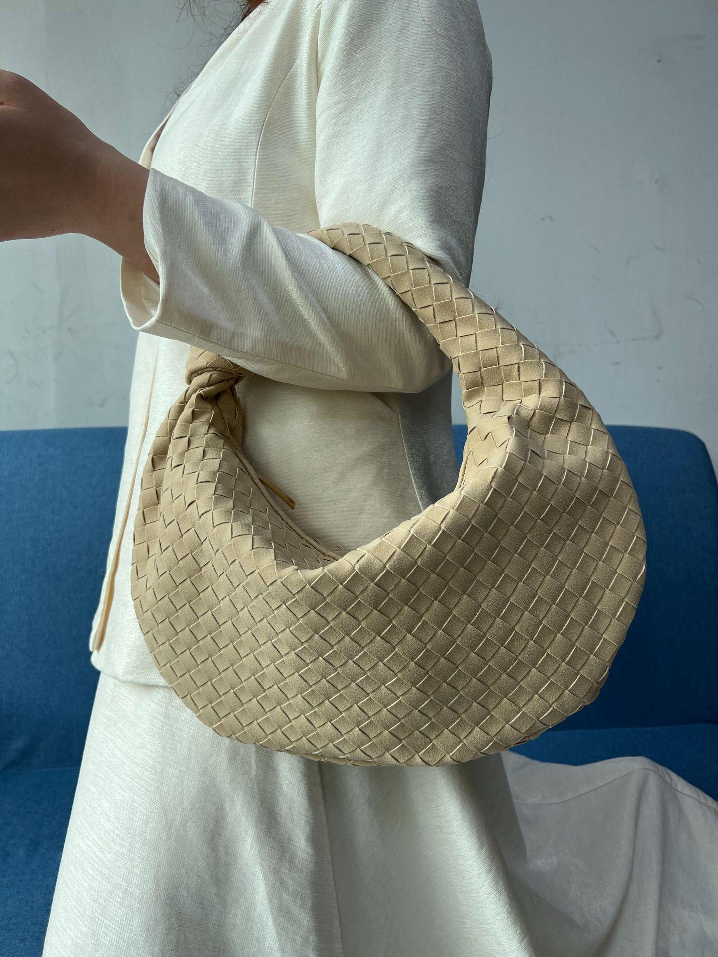 TrendyMBag Nieuwe Geweven Tas voor Dames, High-end Western-stijl Axeltas, Enkele Schouder Handtas voor Dames voor Dagelijks Gebruik, Grote Knoedeltas, Handtas 44*5*25CM abrikoos