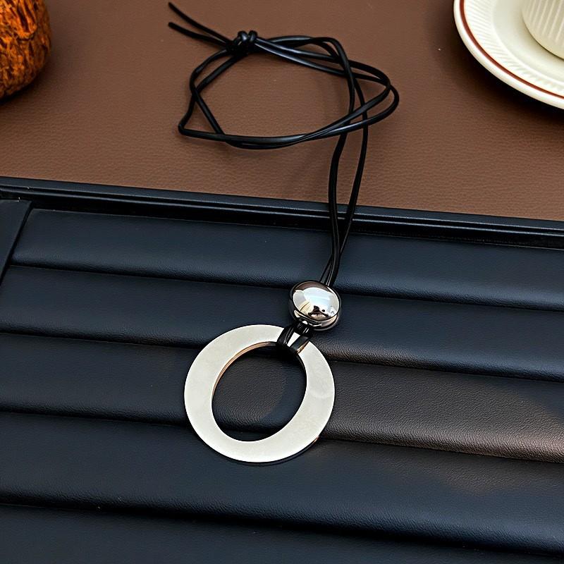 Geometric Circle Pendant Necklace Women Alloy Chain Long Sweater Minimalist Fashion Jewelry -