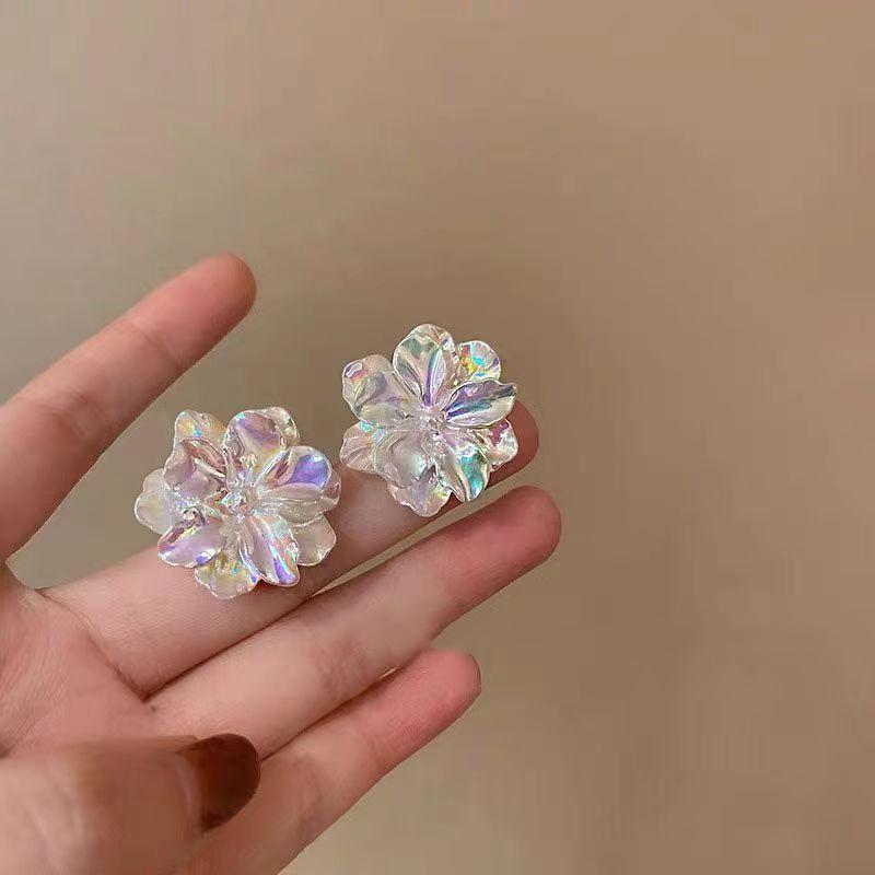 Trendy 2023 French Mermaid Shell Flower Stud Earrings: Elegant, Niche Design for Women