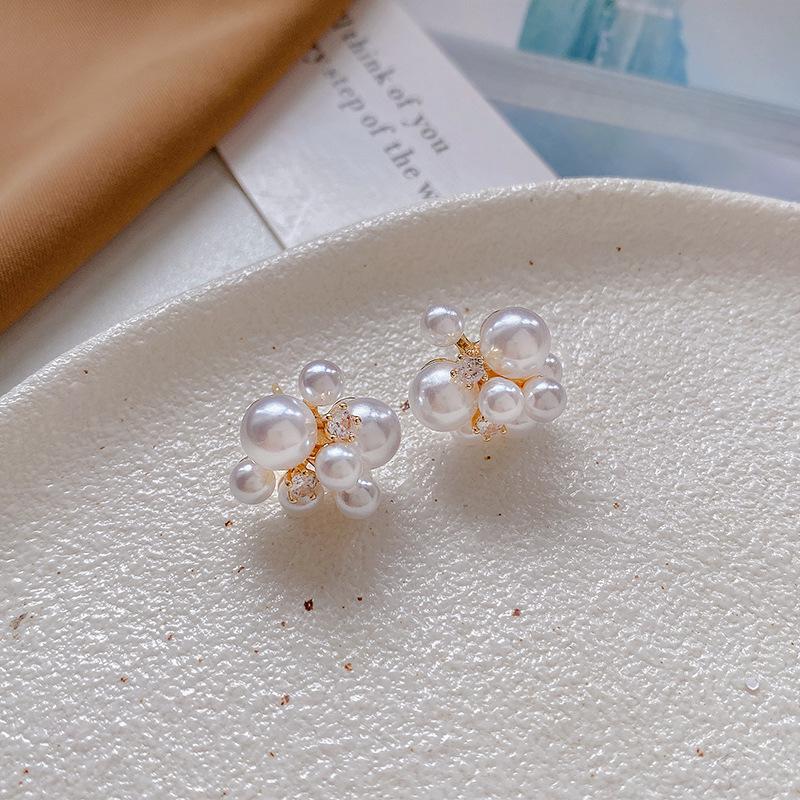 French Retro Palace Style S925 Silver Pearl Earrings – Niche Design, High-End Light Luxury 