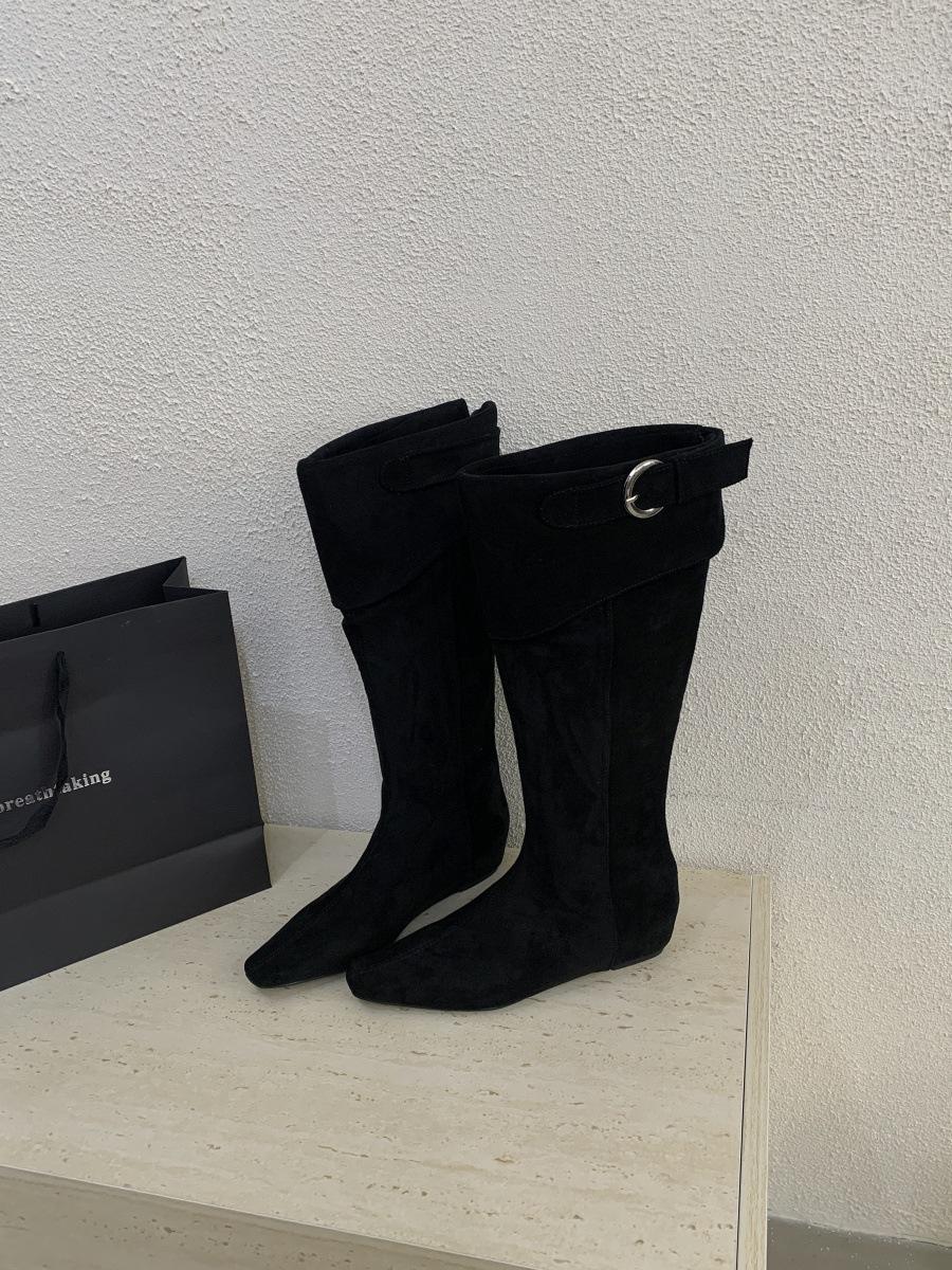 

Модные жесткие дизайнерские ботинки-рыцари 2025 новые остроносые высокие ботинки осенние и зимние на низком каблуке тонкие ботинки 39 чёрный