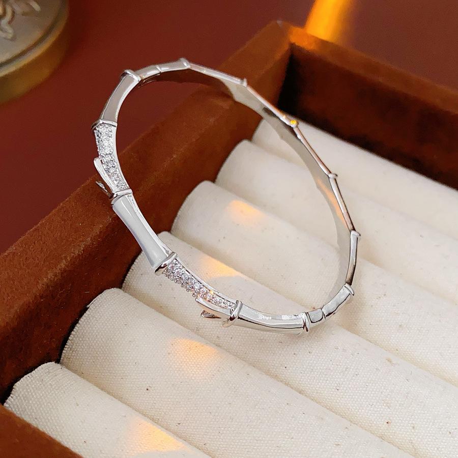 

Real Gold Electroplated Zircon Mother of Pearl Bamboo Knot New Chinese Retro Versatile High-end Niche Bracelet