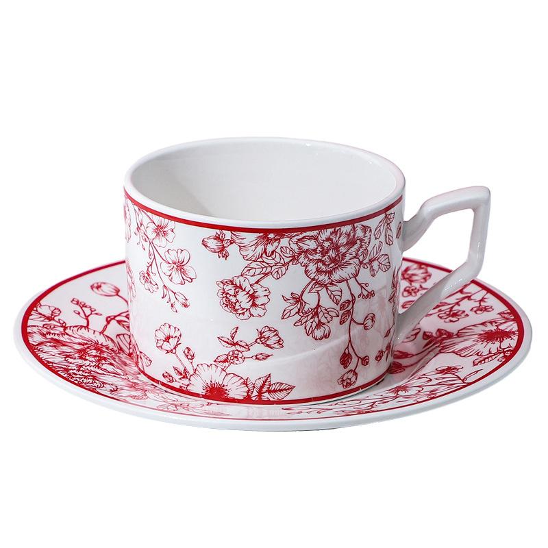 Our Home Has A Set of Wedding Rose Red Cups Plates and Gift Boxes As Wedding Gifts Presenting Cups and Retro Wedding Souvenirs for The Newlyweds