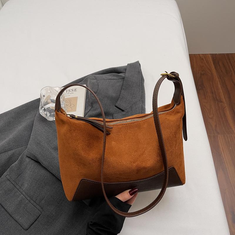 Popular leopard print large-capacity underarm bag, new autumn oblique span bag, niche commuter shoulder bag.