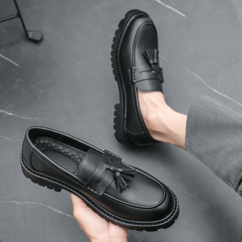 Fashion 38-46 Thick soled casual men's Slip on shoes Trendy tassel design style Fashion party and nightclub Hairstylist work shoes