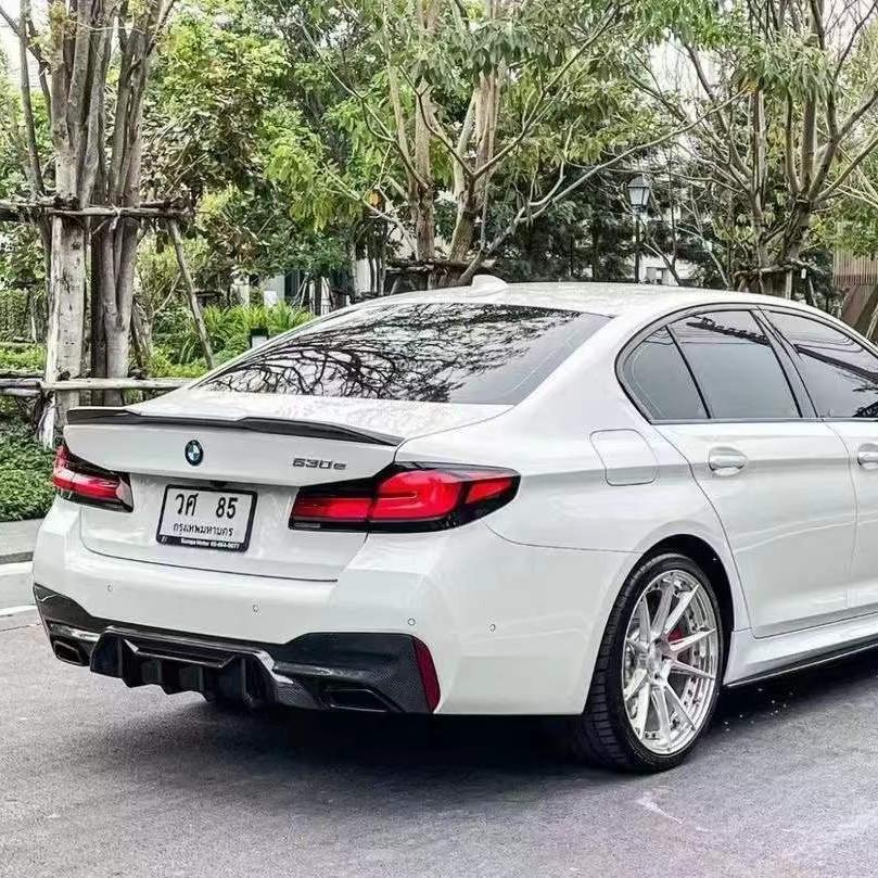 BMW 5 Series G30/G38 Carbon Fiber Rear Diffuser Racing Style (Early/Late Models)
