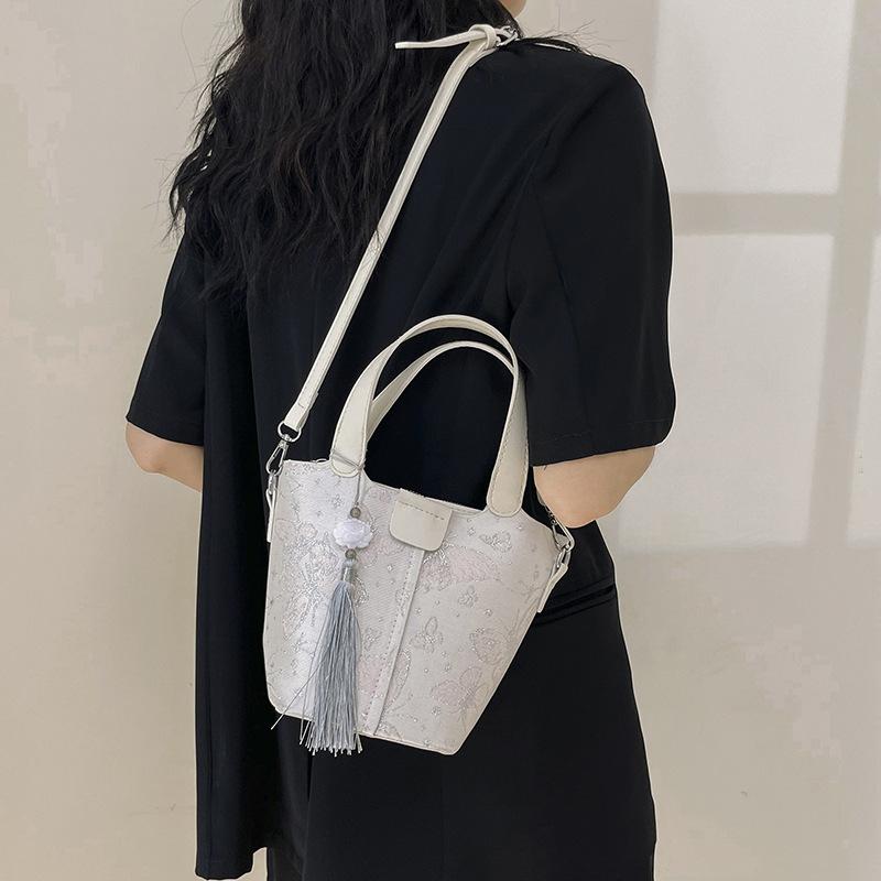New Chinese Style Bag for Women's New Style Small Bag for Going Out Fashionable Ancient Style One-shoulder Crossbody Bucket Bag