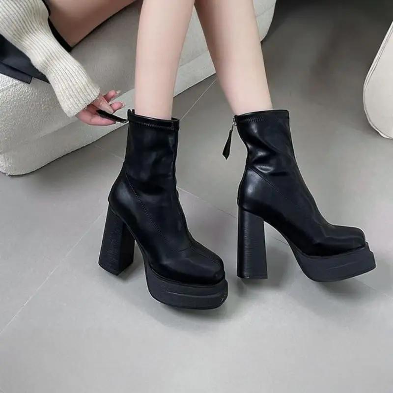 High heeled short boots for women in the autumn of 2026 fashionable style with dress and height increasing boots