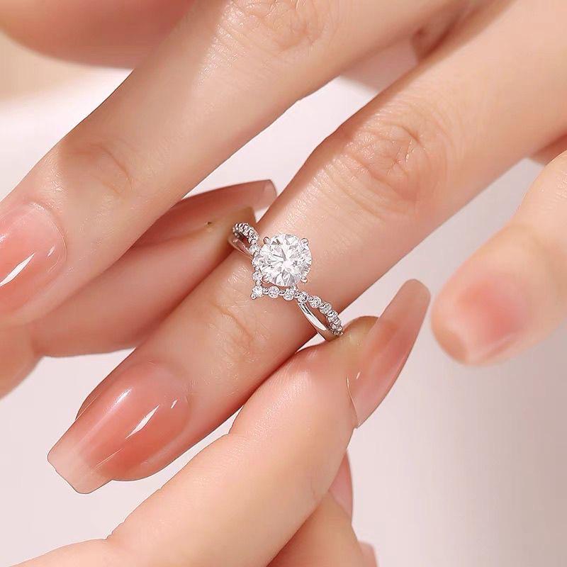 

Корейська мода Регульовані Кільця для пари з шістьма кігтями та імітацією діамантів для жінок та чоловіків Adjustable Opening