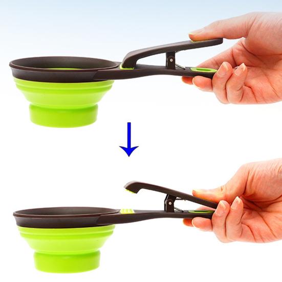 Collapsible Pet Scoop Silicone Measuring Cup with Sealing Clip 2 in 1 Multi-Function Scoop Bowls for Dog Cat Food Water