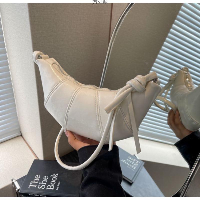 Niche Croissant Summer Women's Casual Simple Crossbody Bag for Daily Commute