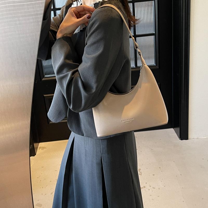 High sense women's armpit bag 2025 new fashion versatile niche design Internet celebrity popular shoulder handbag