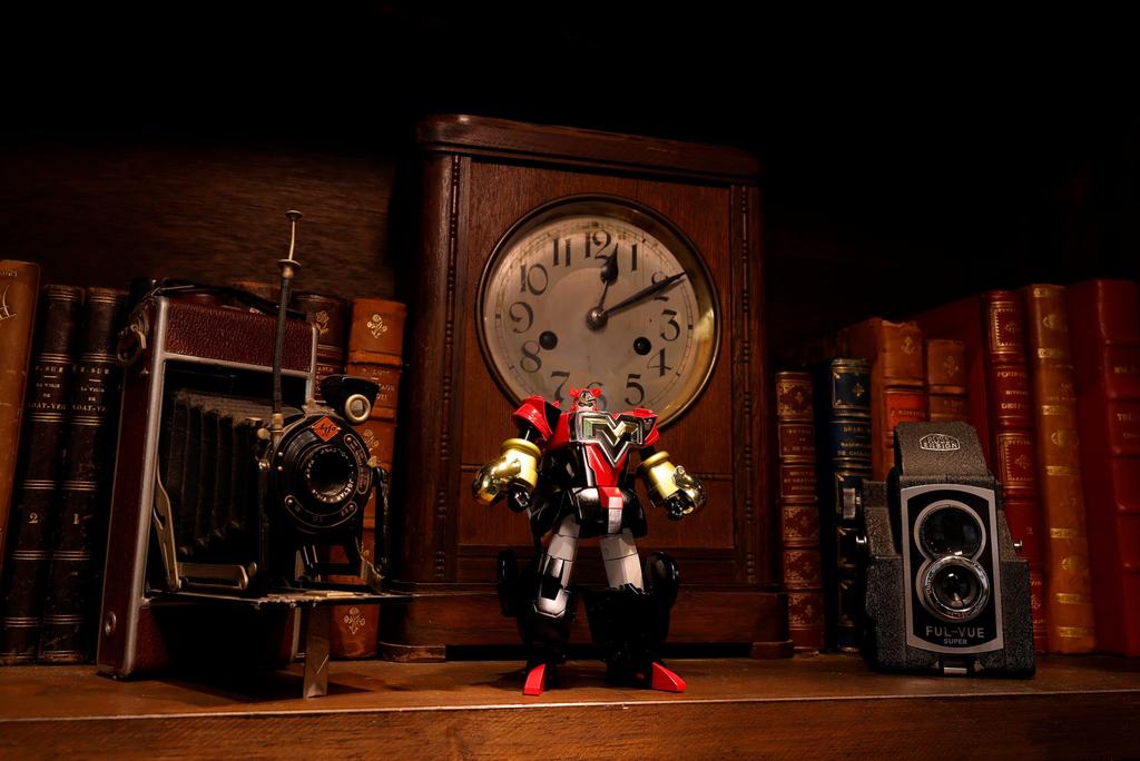 TAMASHII NATIONS Chogokin Disney Character Super Transformation Mickey Mouse by Kunio Okawara, approximately 125mm die-cast, ABS, and PVC pre-painted