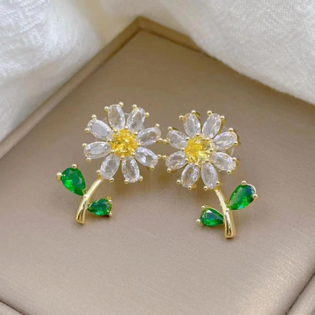 High-End Sparkle Zirconia Flower Stud Earrings & Necklace for Women - Versatile Luxury Design