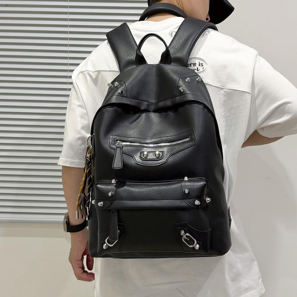 Schulranzen Rucksack für Männer und Frauen Pendeln Große Kapazität Leicht Rock Wind Nieten Wasserdicht Reise Rucksack High School College Tasche