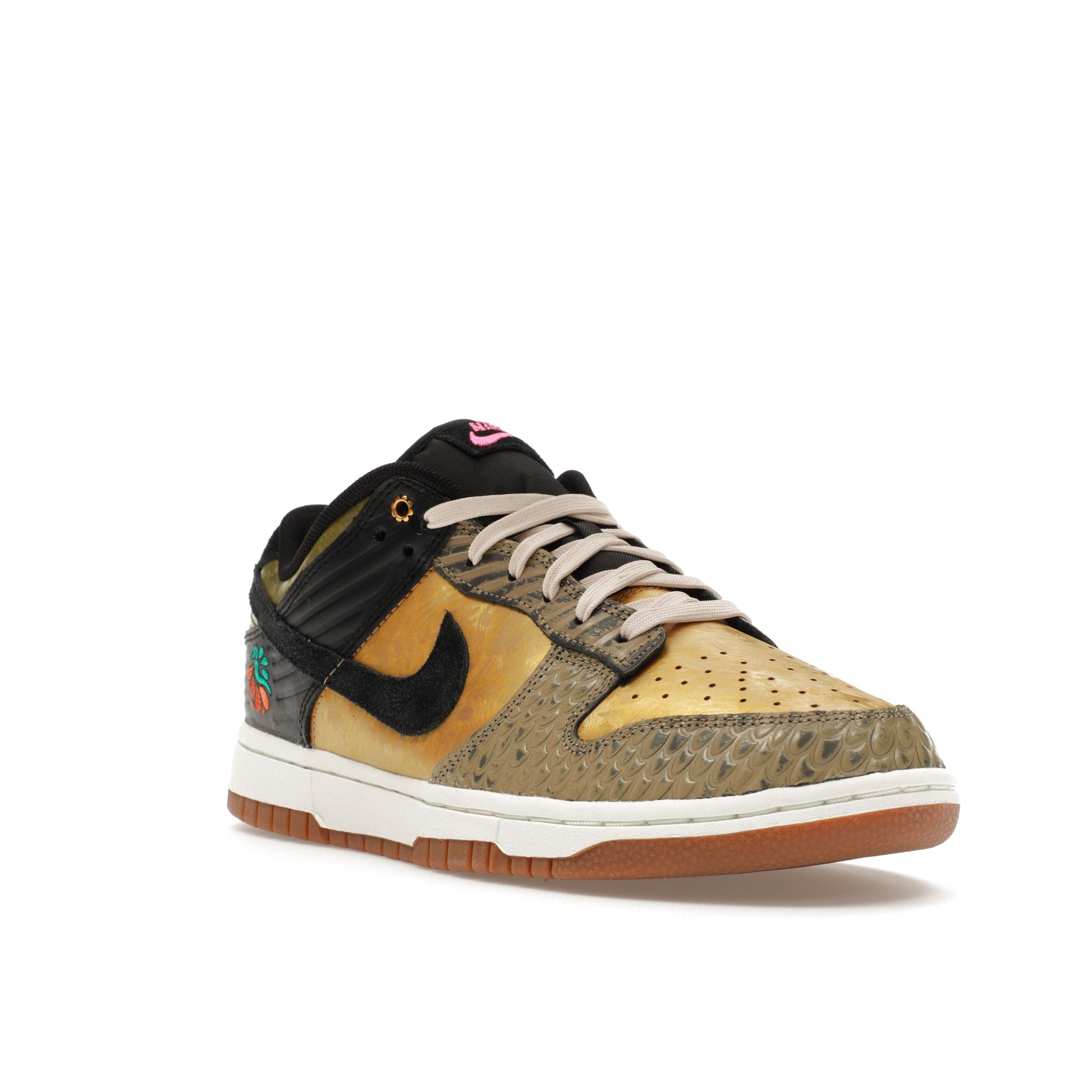 Женские кроссовки Nike Dunk Low Día De Muertos золотисто-черные хаки FQ8148-010 44.5 — фото 2