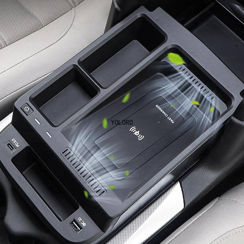 15W Car Wireless Charger QI Phone Charger Fast Charging Case Phone Holder For Honda CRV CR-V 2017-2022