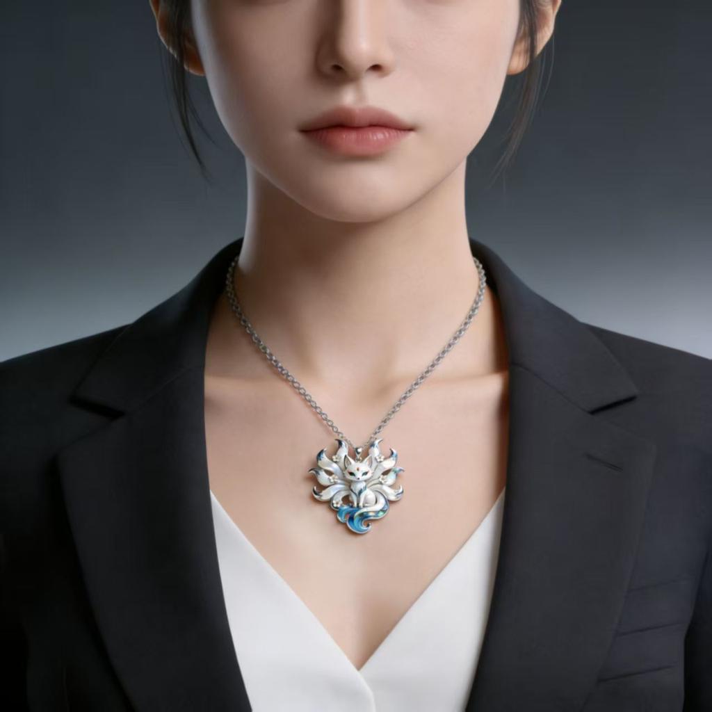 Collana Ciondolo Volpe a Nove Code Squisita Lavorazione Smalto Trendy Stile Nazionale Carino Alta Bellezza Regalo per Amici e Famiglia