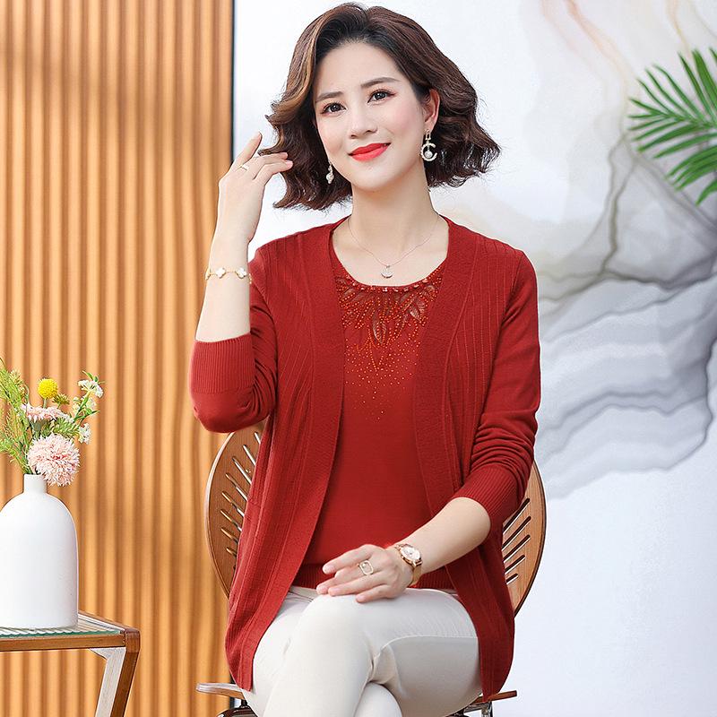 

Mom s Spring Two-Piece Knitwear Set: Small Top & Cardigan for Middle-Aged and Elderly Women - Spring/Autumn Fashion. 2XL (recommended for 55-60 kg) красный