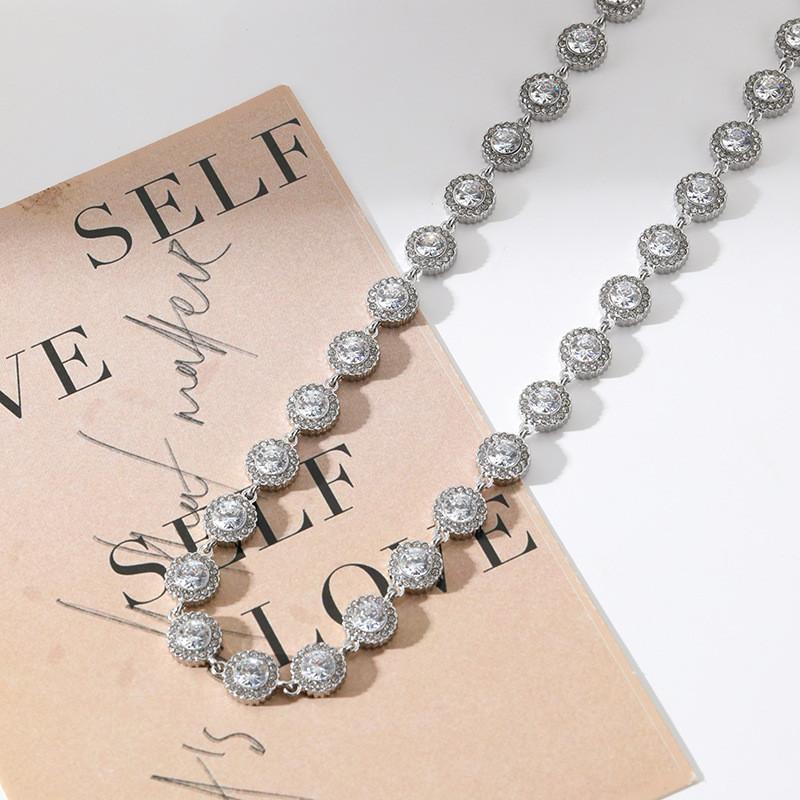 Water Diamond Titanium Steel Necklace For Women With Delicate Minimalist Design
